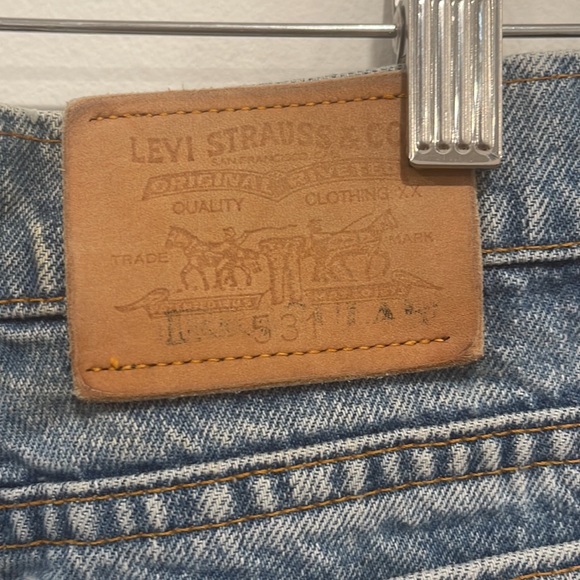 ✨Vintage Levi’s ✨ - Picture 3 of 4